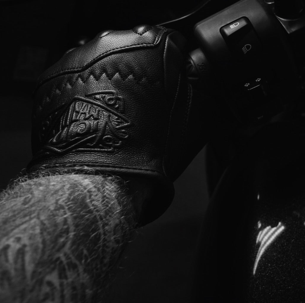 VMG Riding Gloves v1.0 - Victorymade Goods