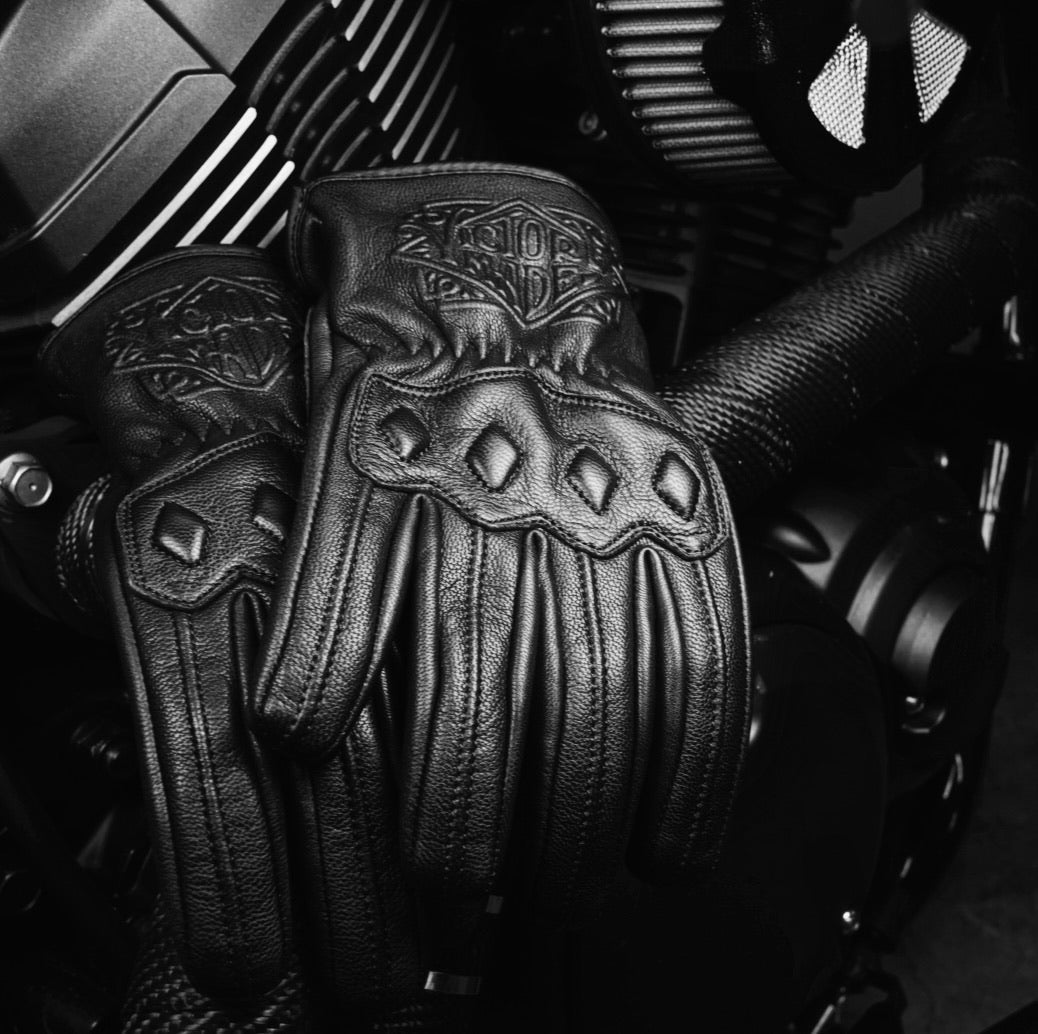 VMG Riding Gloves v1.0 - Victorymade Goods